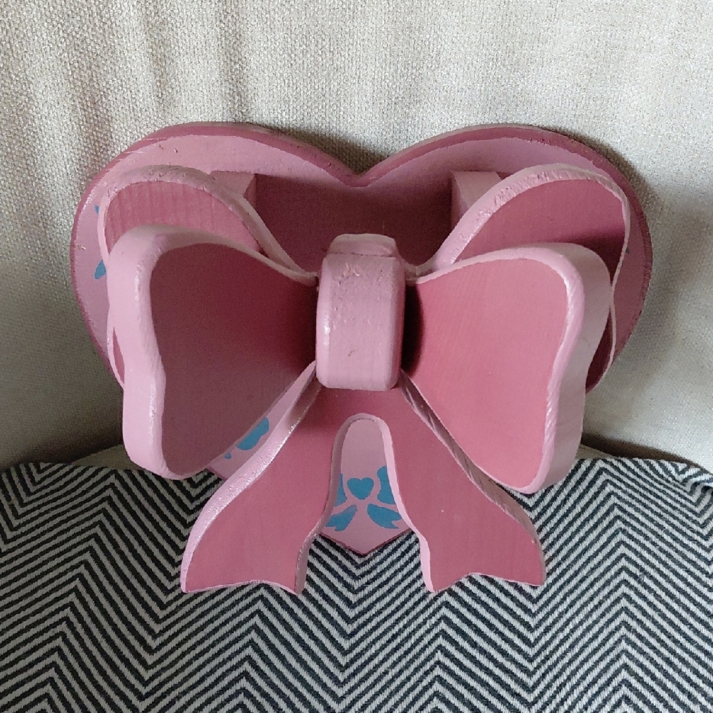 Vintage Heart Bow Hanging Quilt Rack / Holder